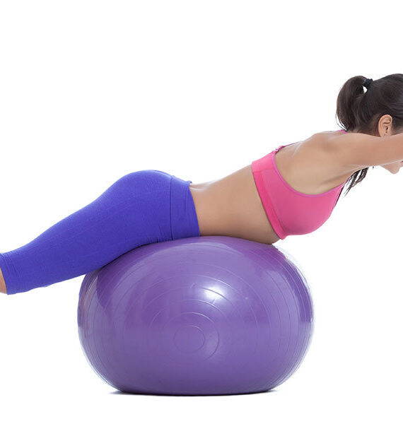 pilates çalışması yapan bayan görseli